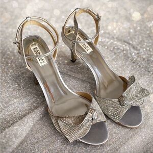 Badgley Mischka Silver Sparkle Heel with bow shoes
